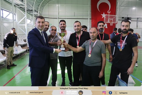 24 Kasım Öğretmenler Günü Münasebetiyle Düzenlenen Okullar Arası Voleybol Turnuvası Final Maçı